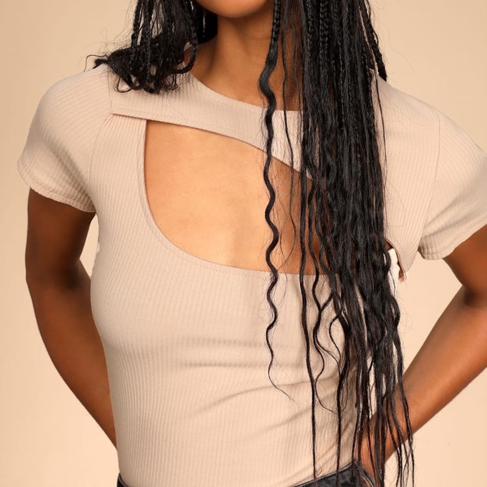 NEW Beige Ribbed Short Sleeve Cutout Bodysuit - Picture 2 of 6